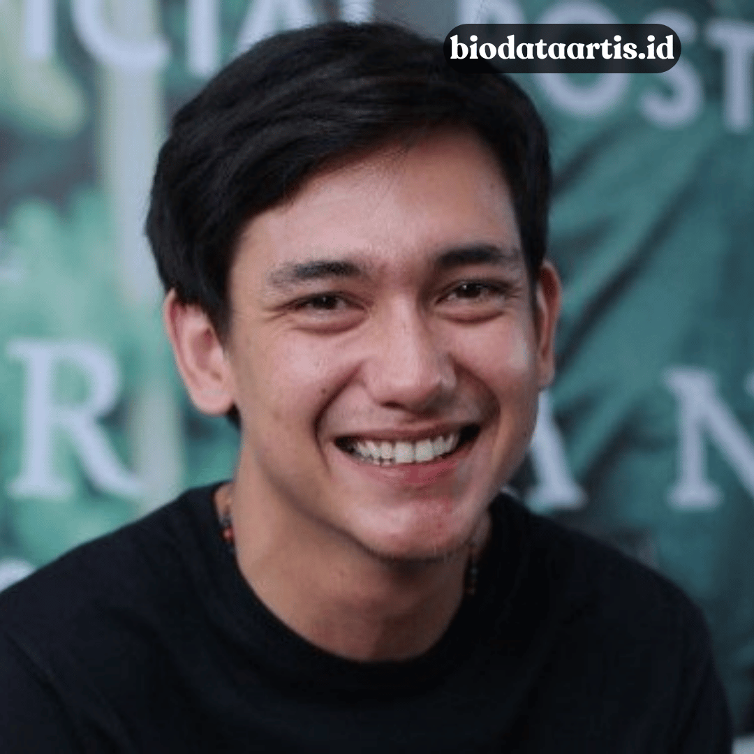 biodata Adipati Dolken