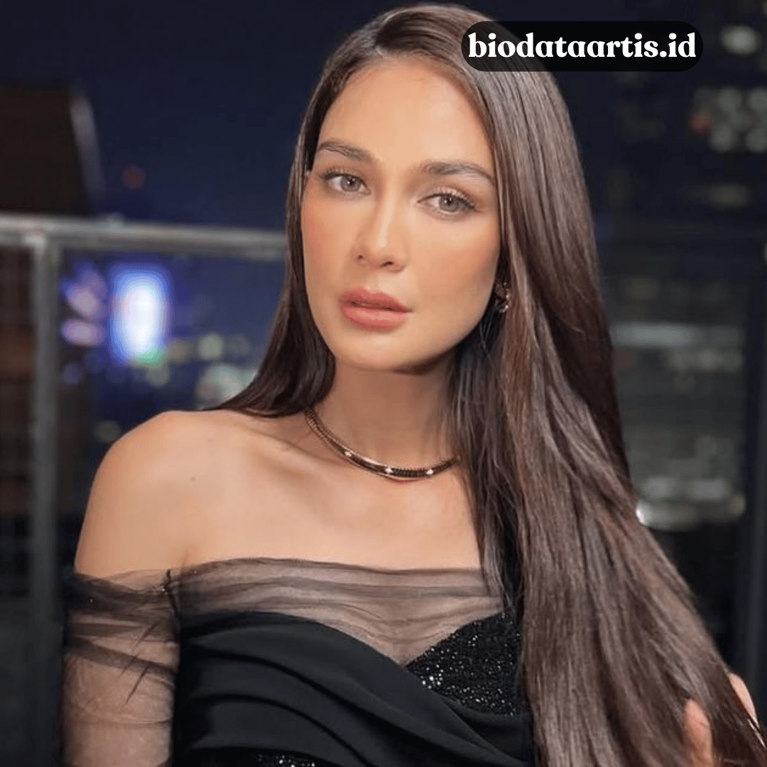 biodata Luna Maya lengkap